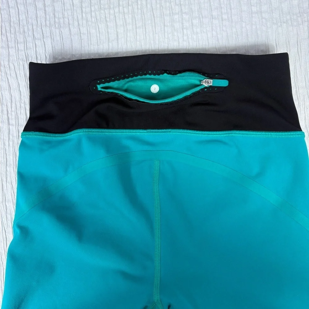 lululemon athletica Turquoise and Black Capris